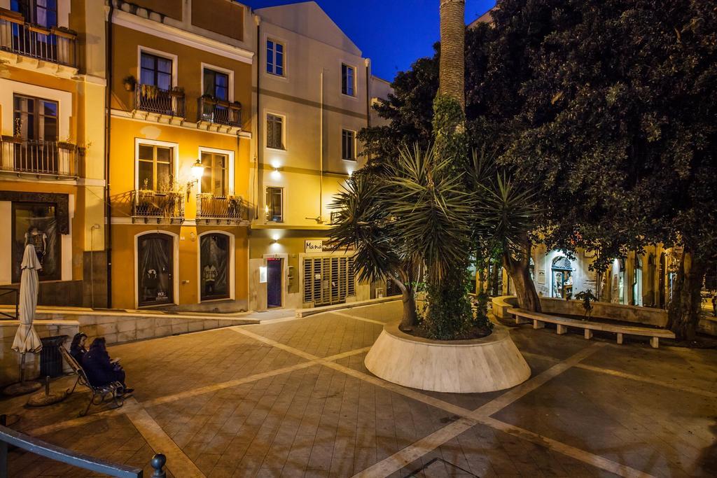 Albergo Aurora Кальярі Екстер'єр фото
